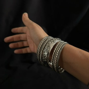 Embossed Bangles Stack