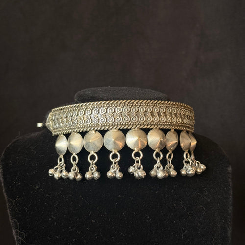 Hammer-Drop Fringe Choker