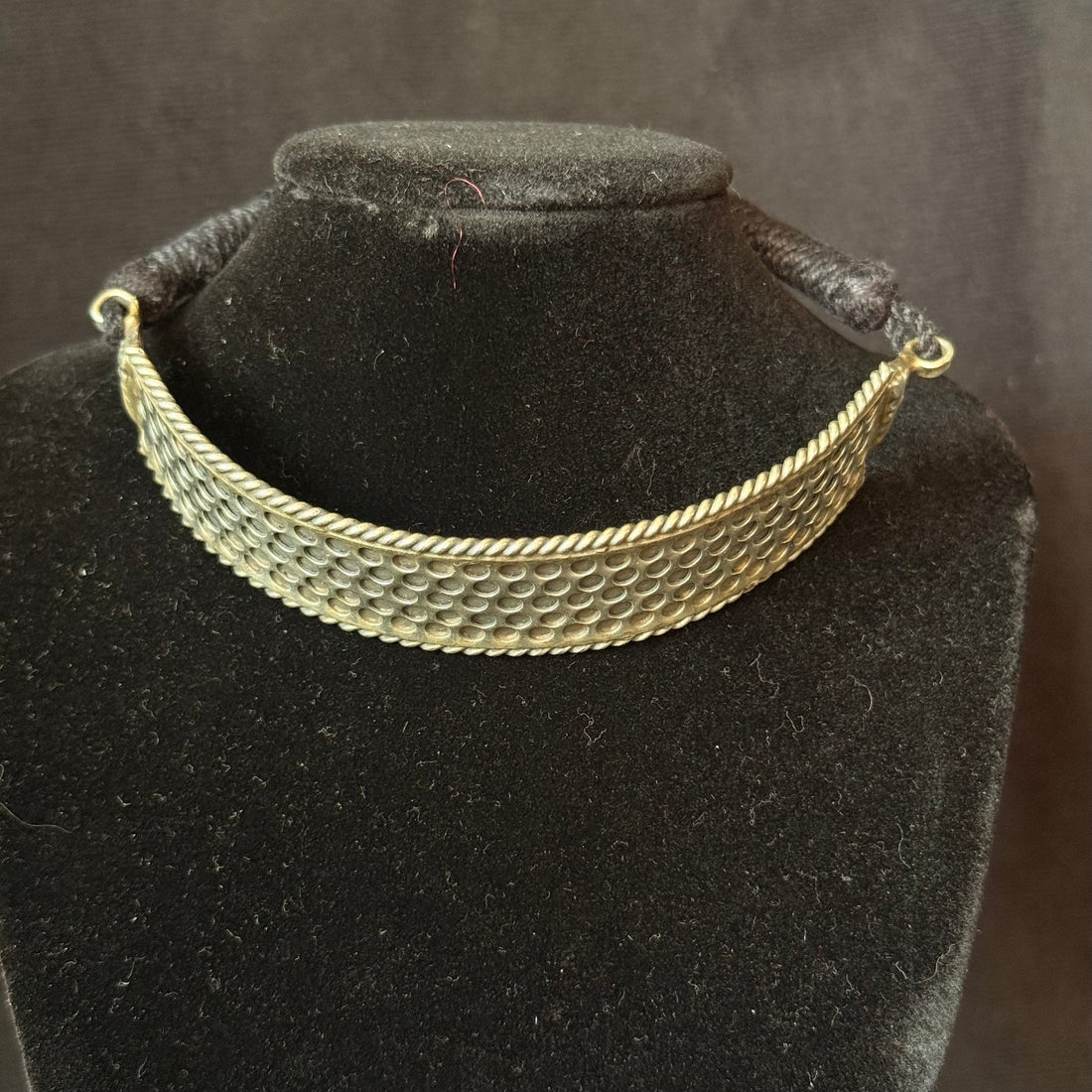 Dotted Cutout Choker