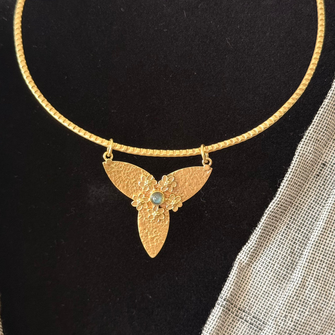 Floral Stone Collar Necklace