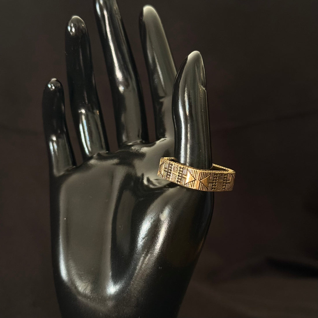 Etched Geometric Thumb Ring