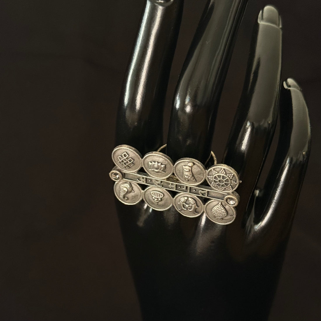 Symbol Ring