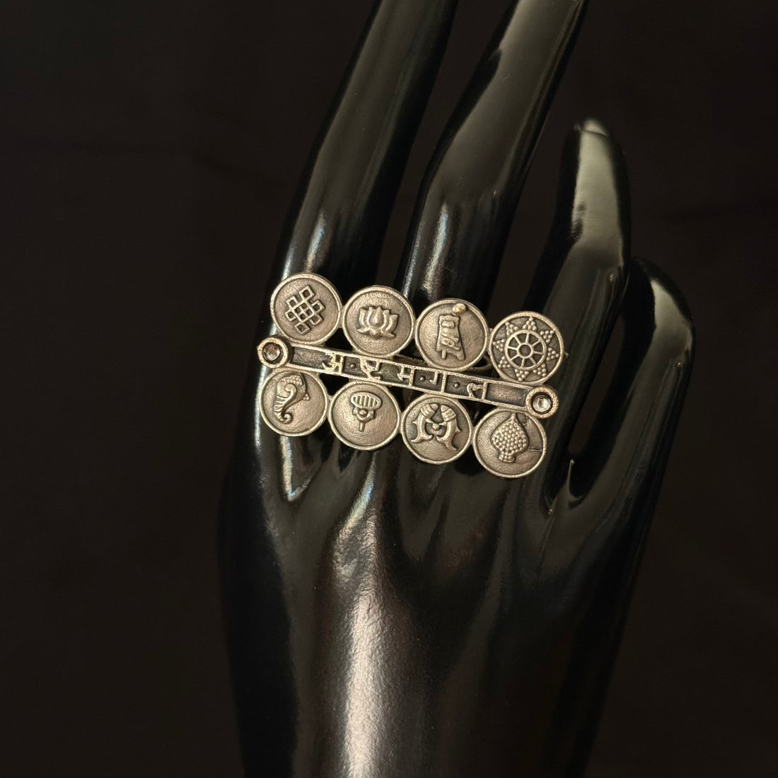 Symbol Ring