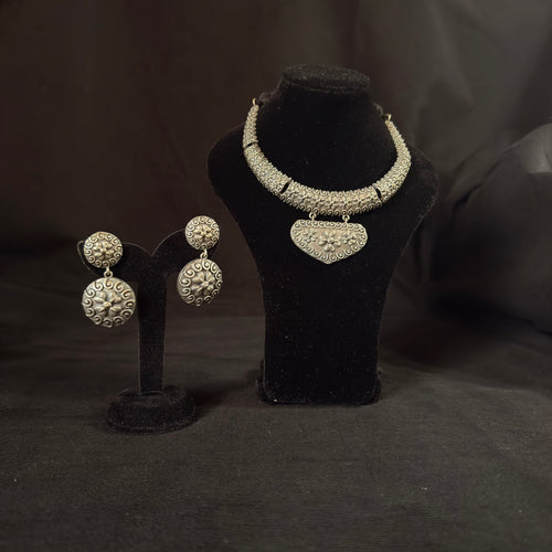 Floral Medallion Choker Set