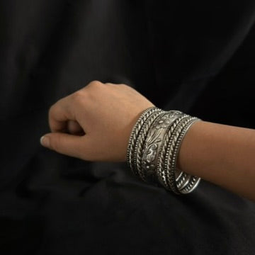 Embossed bangle stack