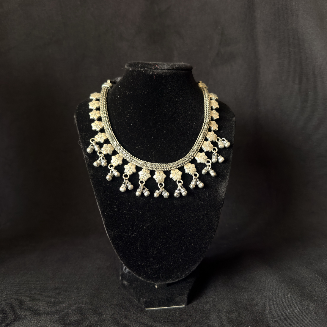 Oxidized brass geometric flower fringe necklace