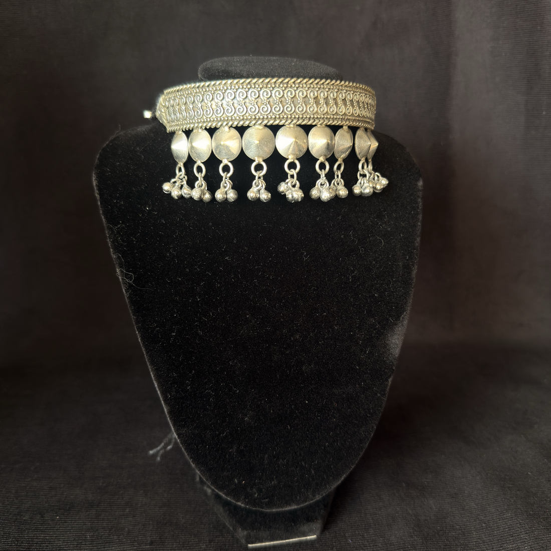Oxidized brass hammer-drop fringe choker necklace