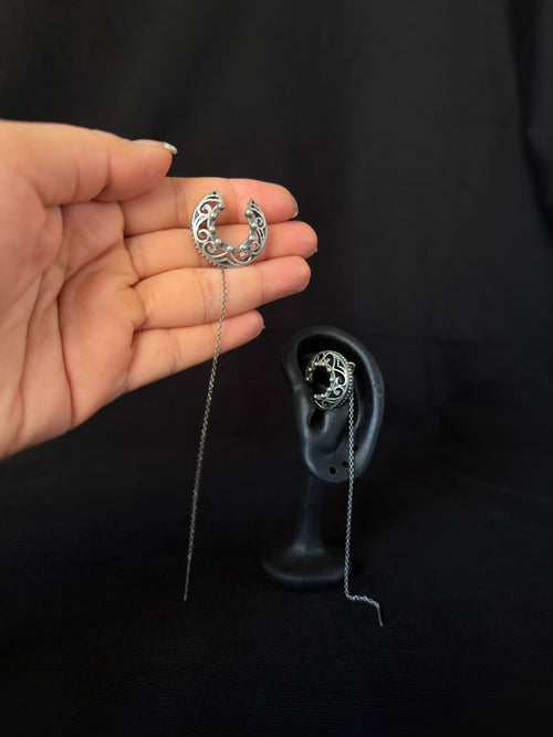 Filigree horseshoe threader earrings