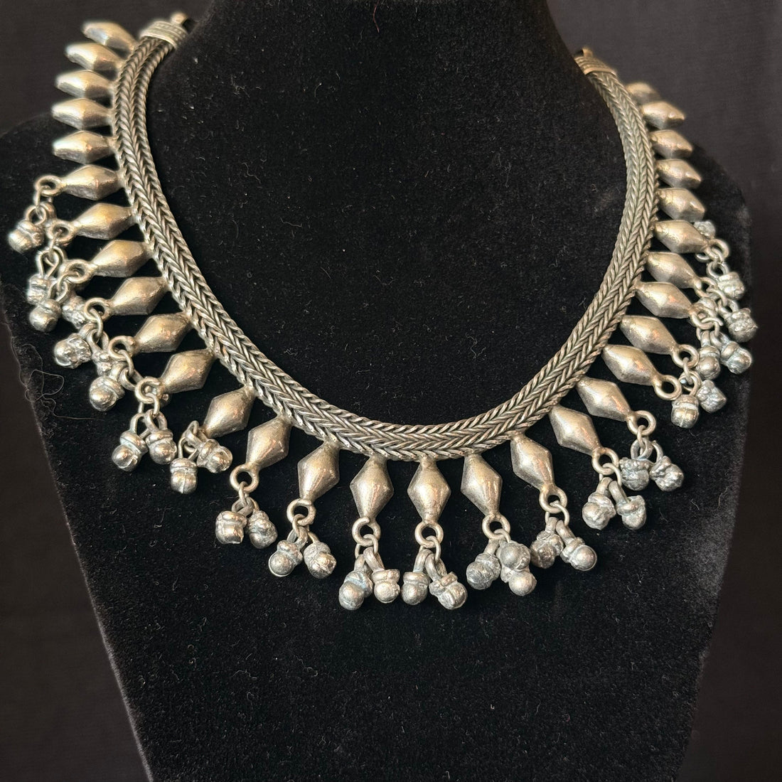 Pointed-Drop Collar Necklace