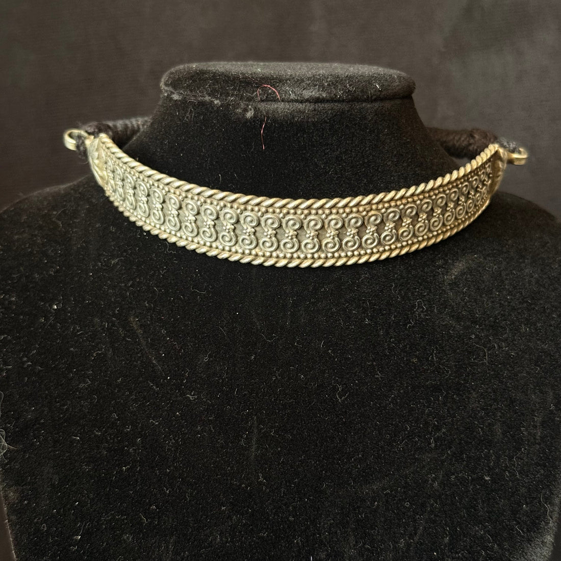 Engraved Scroll Choker