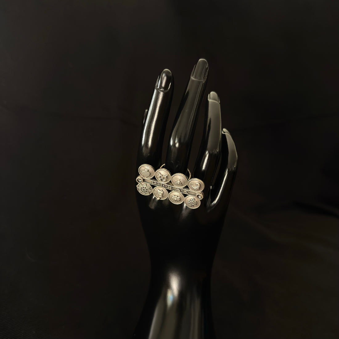 Symbol Ring
