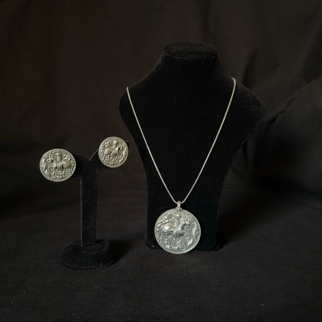 Rider Medallion Necklace Set